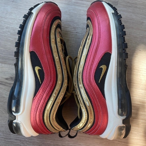 NIKE WOMENS AIR MAX 97 RED METALLIC GOLD SEQUIN SIZE 7.5 - Picture 7 of 13